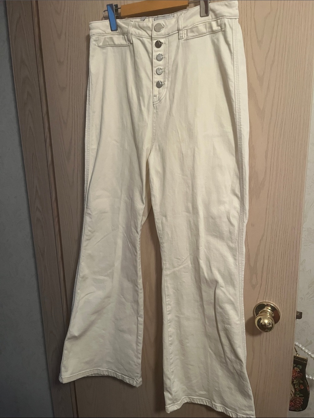 Wide Leg Button-Fly Jeans in Cream
